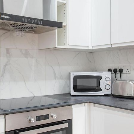 Comfortable Flat In Hammersmith Leilighet London Eksteriør bilde
