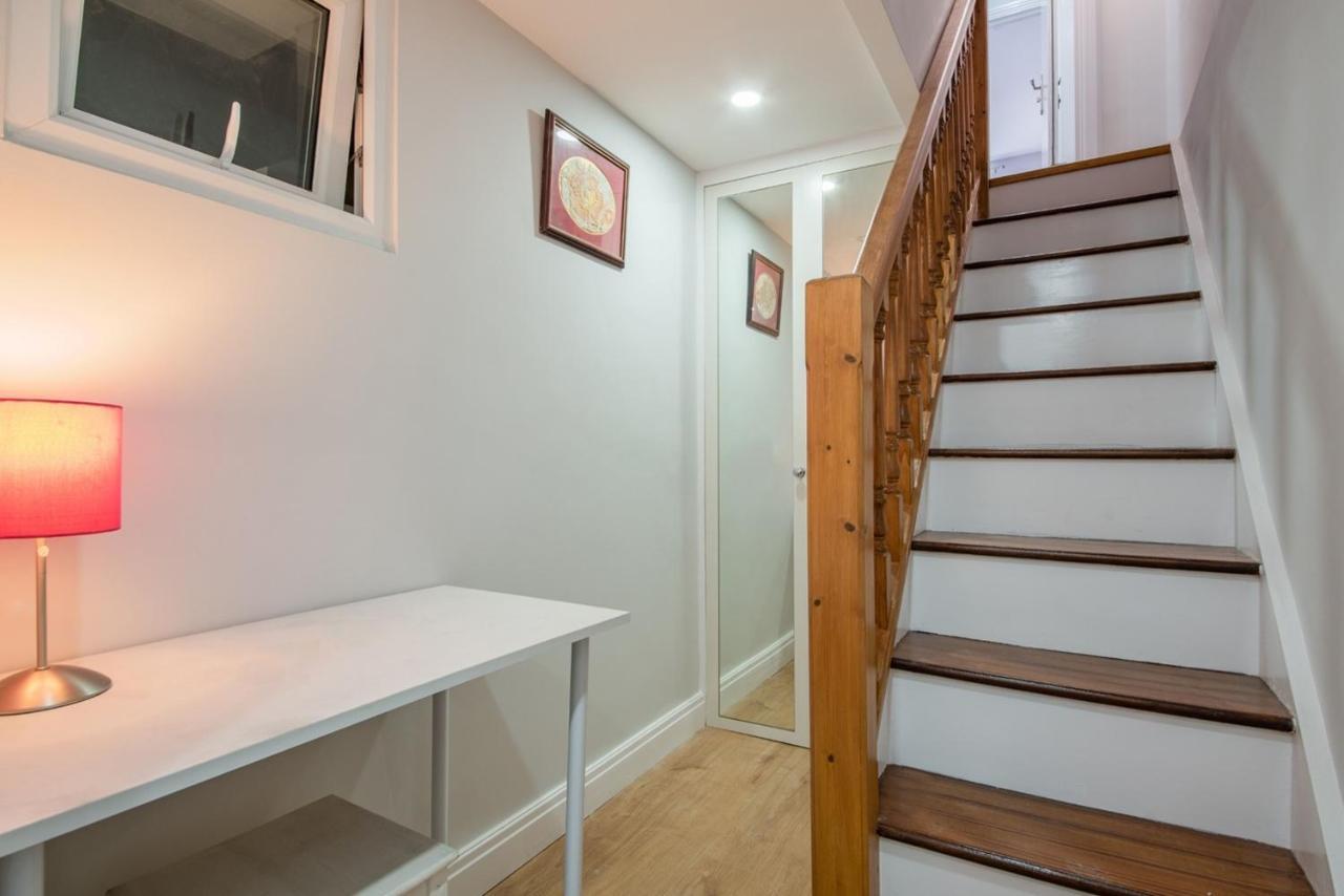 Comfortable Flat In Hammersmith Leilighet London Eksteriør bilde