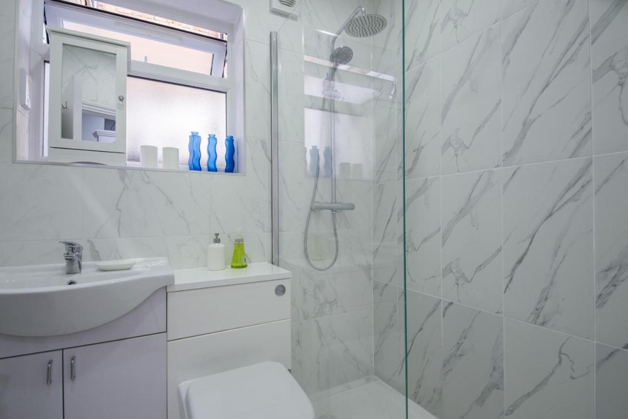 Comfortable Flat In Hammersmith Leilighet London Eksteriør bilde